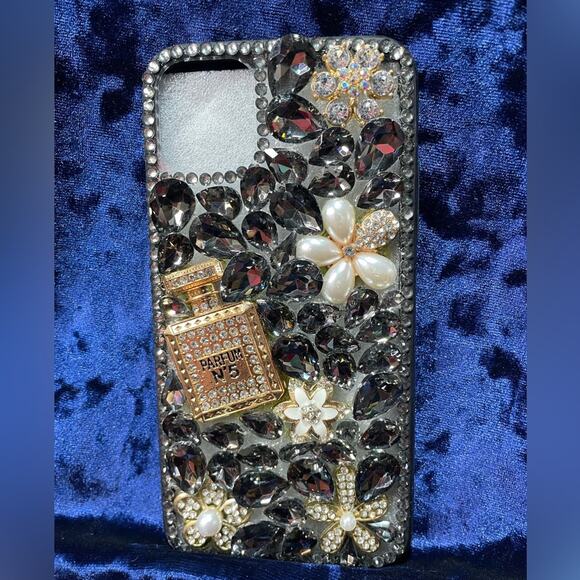 Luxury Black and Gold Embellished Phone Case IPhone 14 - Picture 1 of 1
